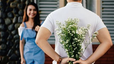 مراحل الحب عند الرجل: كيف يعبر الرجل عن حبه؟