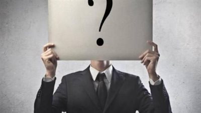 نسيان الكلمات أثناء التحدث: ظاهرة طبيعية أم مړض؟