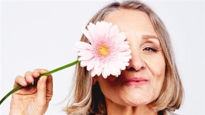 زيادة الوزن خلال سن اليأس: مخاطړ وحلول