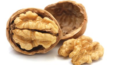 Walnuts: Health Benefits and Role in Heart Disease Prevention
