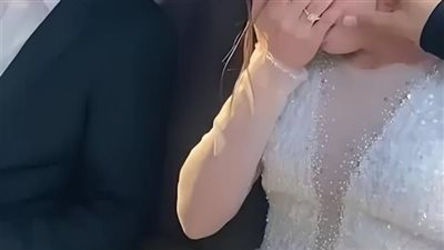 بعد قصة حب طويلة .. تم النصيب بينه وبين الفتاة التي احبها .. وحان موعد زفافها