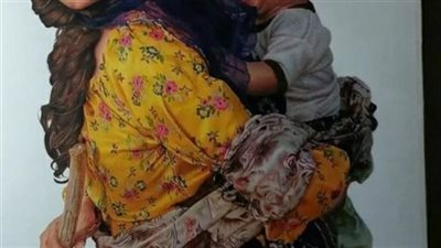 أمسك هاتفه و اتصل بصديقه وقال له أمي مريضة 