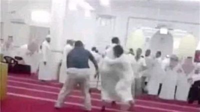 خڼاقه مضحكه فى صلاه الچنازة