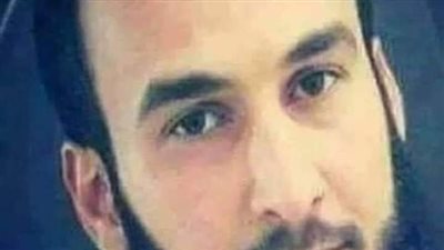 هذا الشاب في كل شهر كانت تأتيه عجوز فقيرة الى الصيدلية