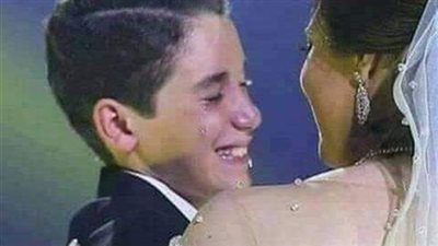 عاش طفل يتيم برفقة عمه حتى بلغ من العمر ستة عشر 16 سنة