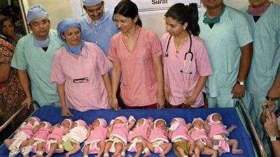 قصــــــة واقعية … امرأتان في امريكا وضعتا في نفس الوقت واحدة انجبت ولد والأخرى بنت