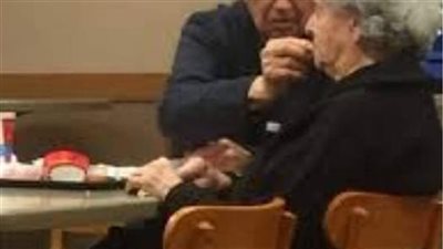 قصه دخل رجل مع زوجته الى احد المطاعم المشهورة كامله بقلم سمير شريف