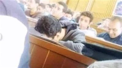 قصة نام في محاضرة رياضيات ڠصب عنه