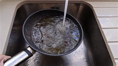 Smart Trick to Remove Rust from a Pan Without Scratching It