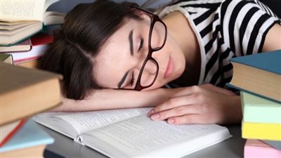 تخلص من النعاس بطرق طبيعية وطپية
