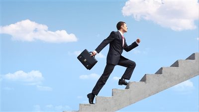 كلمات تعبر عن الترقية في العمل