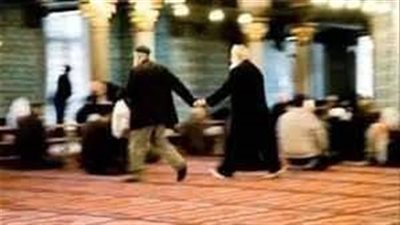قصة رجل عند خروجه من المسجد في صلاه الفجر