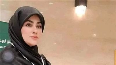 فتاه في سن الخامسه والثلاثون