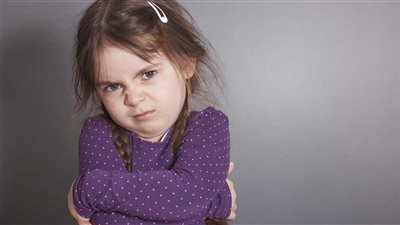 أسباب بكـاء الطفل بعمر 6 شهور