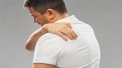 أسباب ظهور الدهون في الأكتاف