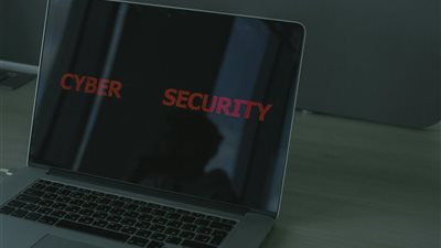 جوجل تحارب البرمجيات الخبيثة: تحديثات أمنية جديدة لنظام أندرويد