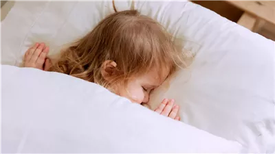 كيف تساعدين طفلك على النوم دون هز ؟
